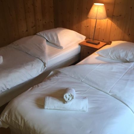 Hotel Les Combelles Chatel Exterior photo
